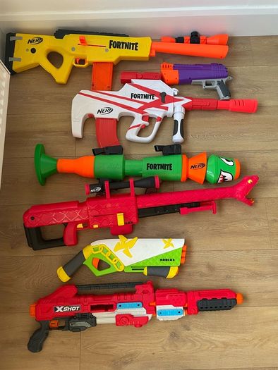 Bundle of Fortnite and Roblox nerf guns