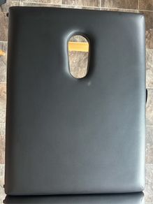 massage table unused