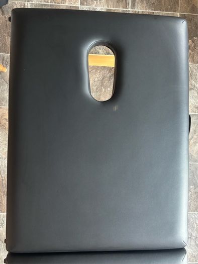 massage table unused