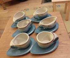 Cups/ saucers