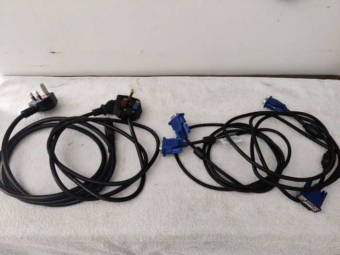 Dual Monitor Stand - 2x Monitors - cables incl.