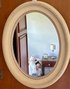 oval mirror