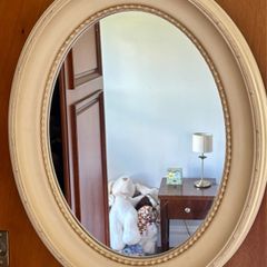 oval mirror