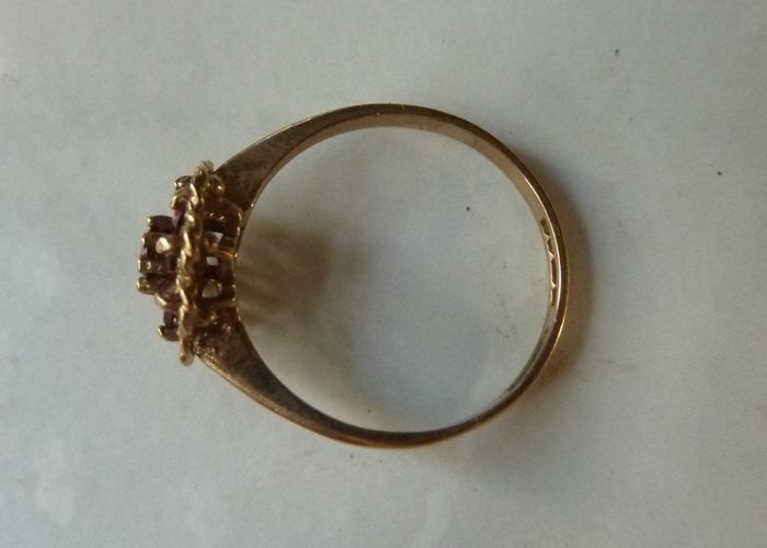 9ct Gold Garnet Cluster Flowerhead Ring, Rope Twist, Birmingham 1977, Size O, 1.96g