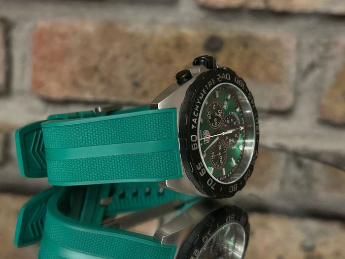 TAG Heuer Formula 1 Chronograph - Mens Wristwatch