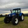 New Holland T6070 tractor Image 6
