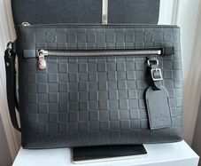 Louis Vuitton Takeoff pouch