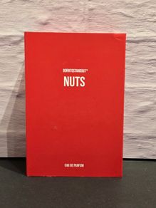 Borntostandout - Nuts