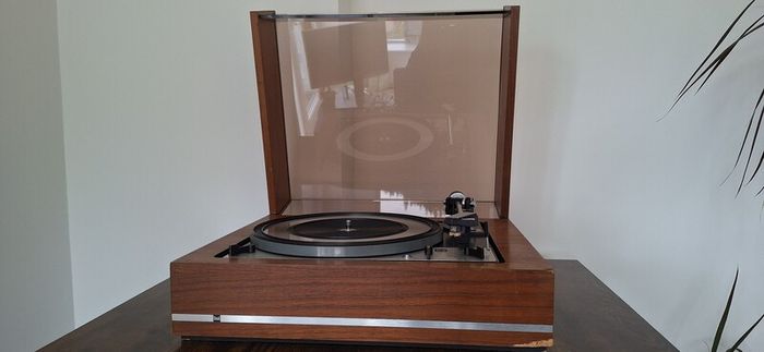 Dual 1209 Turntable/Record Player