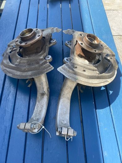 OEM BMW E70 E71 F15 F16 X5 X6 Front Spindle Hub Carrier Knuckle left and right side