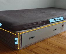 Single Bed-Free to take