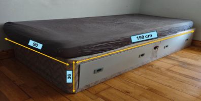 Single Bed-Free to take