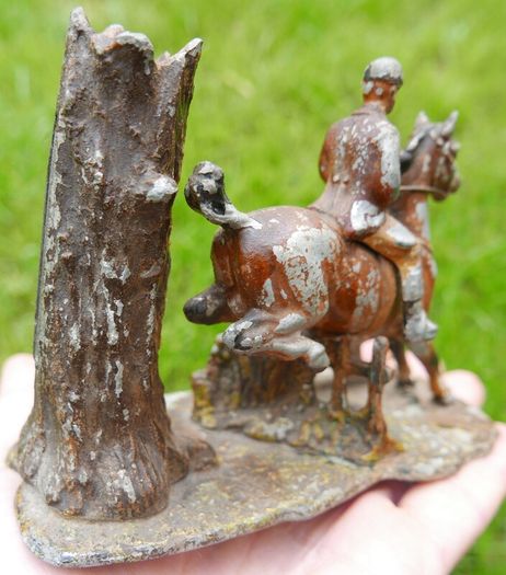 Vintage Mounted Huntsman Match Holder / Striker