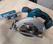 Makita 18v skilsaw and light