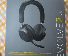 JABRA Evolve2 75 headset