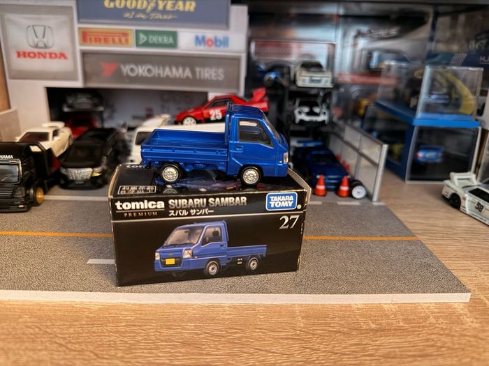 tomica premium Subaru sambar kei truck