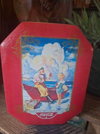 Vintage coca cola tin