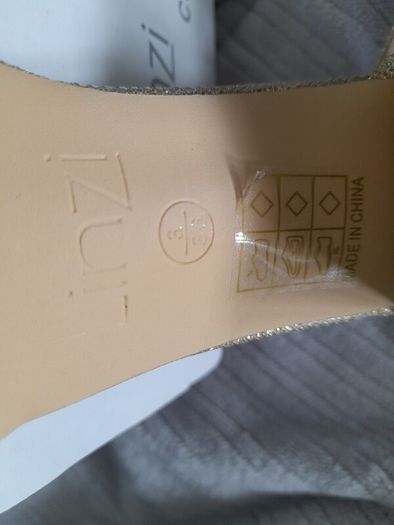 Girls shoes