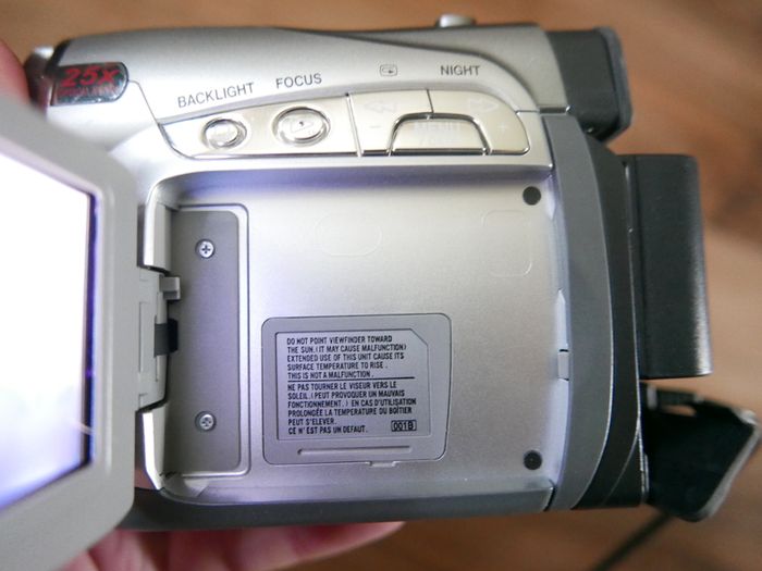 JVC GR-D247EK Handheld MiniDV Camcorder with charger Tested