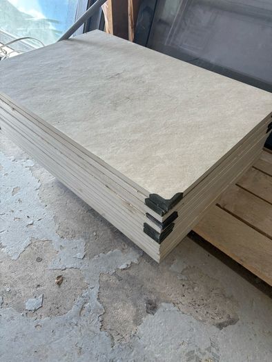 Stone paving slabs