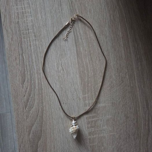 Shell necklace, NEW