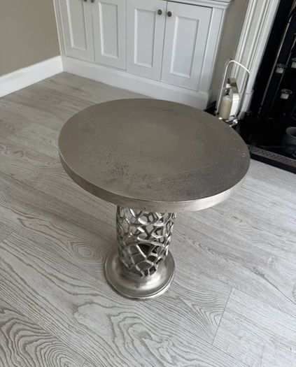 A set of 2 Aluminum Round Side Table