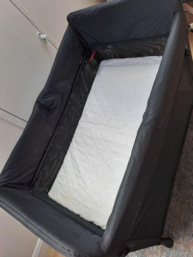 Travel cot