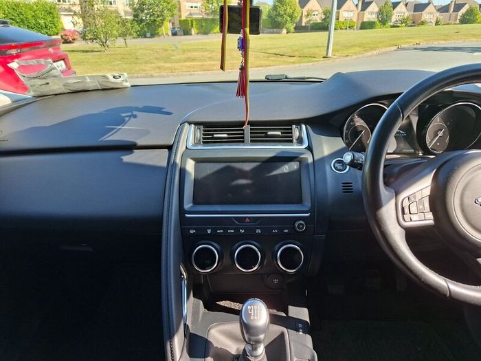 Jaguar E-Pace 2020 chequered flag