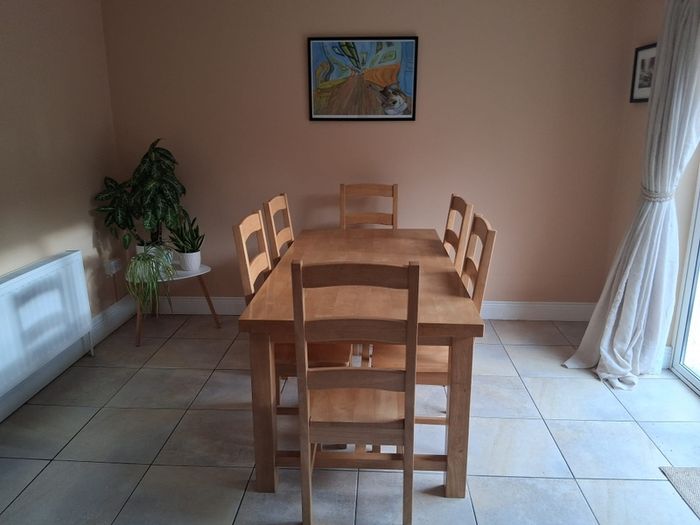 Dinning table and 6 chairs