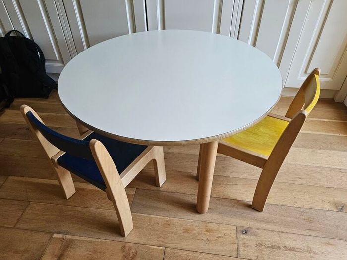 Kids Table + Chairs (For 4-7yrs)
