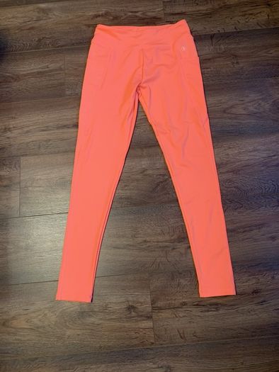 Leigh Tucker leggings. Size waist 26"