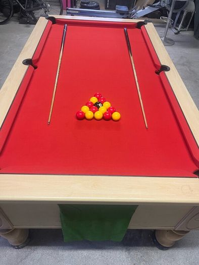 Pool table