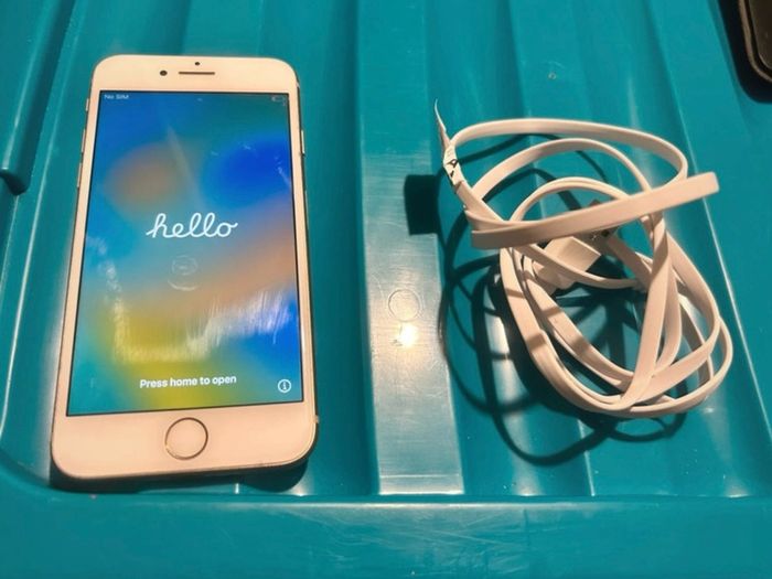 iPhone 8 - read ad