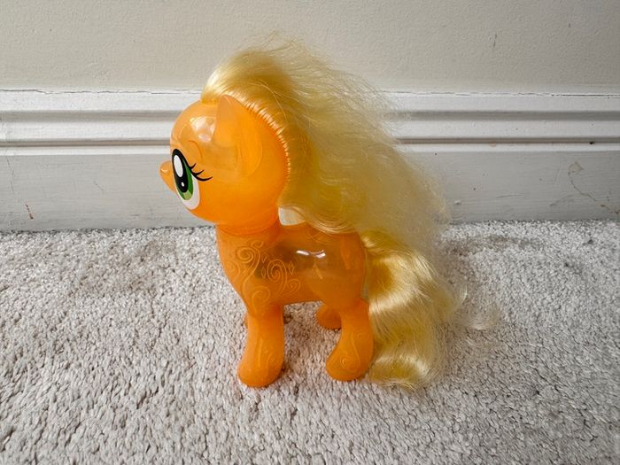 My Little Pony Shining Friends Applejack approx. 14 cm. Used NOT Working Used Please see photos