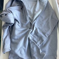 Patagonia men L warm top