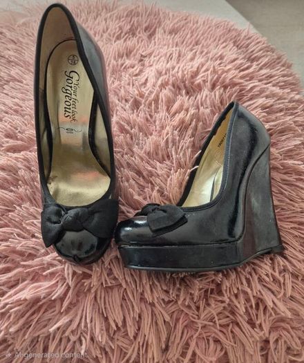 Selection of Brand New Size 5 Shoes