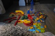 Domino set / domino shuttle game