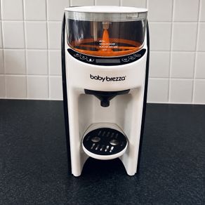 Baby Brezza formula machine