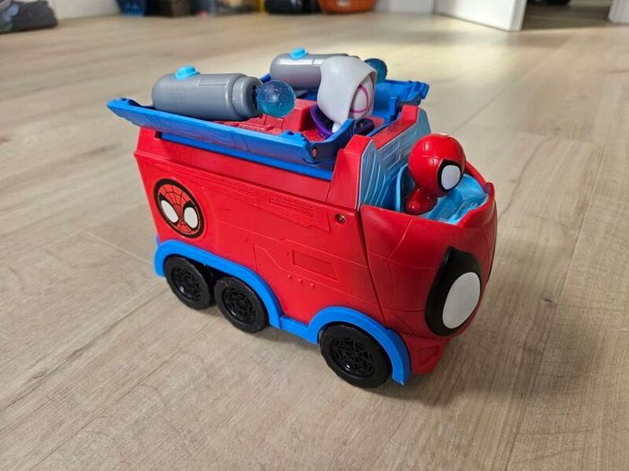Spidey and His Amazing Friends Web Spinning Hauler 3-in-1 Transforming Vehicle