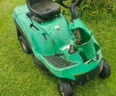 John Deere Sabre ride on mower