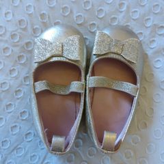 H and M Infant gold sparkly shoes size 18/19