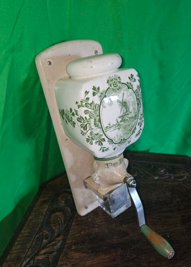 PeDe Dutch Coffee Grinder wall mounted