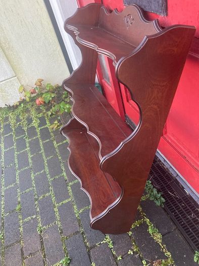 Three trier wall shelf