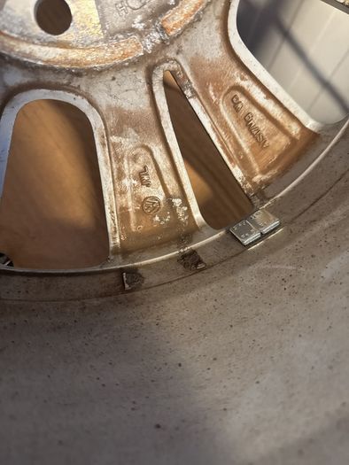 16" Volkswagen Golf alloys