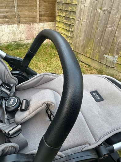 Mamas and Papas pram + Cybex seat and isofix bundle