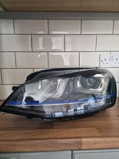 Front headlight for golf gte