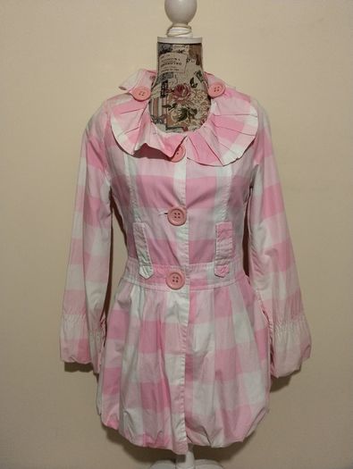 Beautiful pink & white Belted Coat, New With Tags