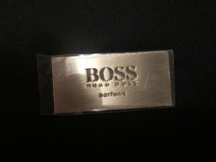 Hugo Boss make up brush holder