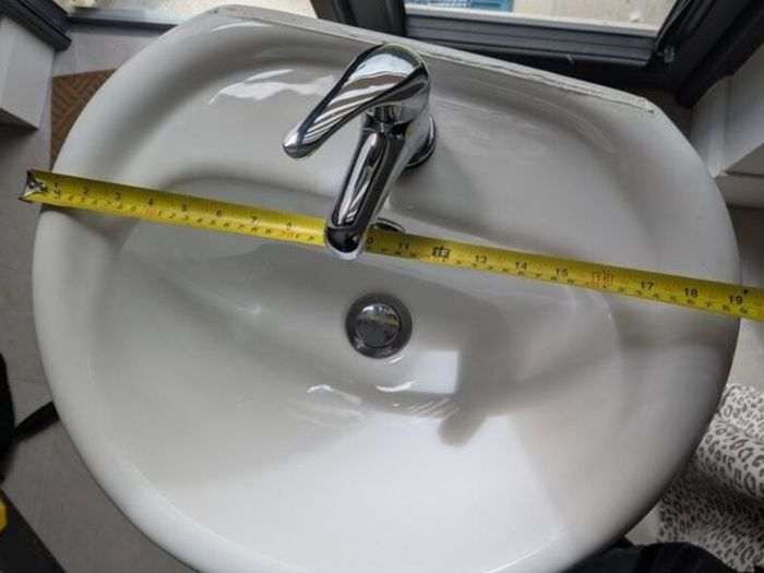 Bathroom Sink & Tap