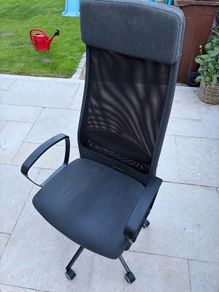 Office chair and desk
